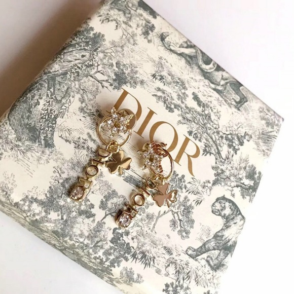 Fashion bronze earrings